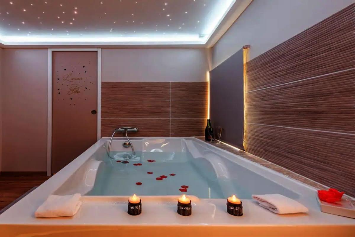 Studio Love Room Spa Baignoire Double La Ciotat Centre Port Exterior photo