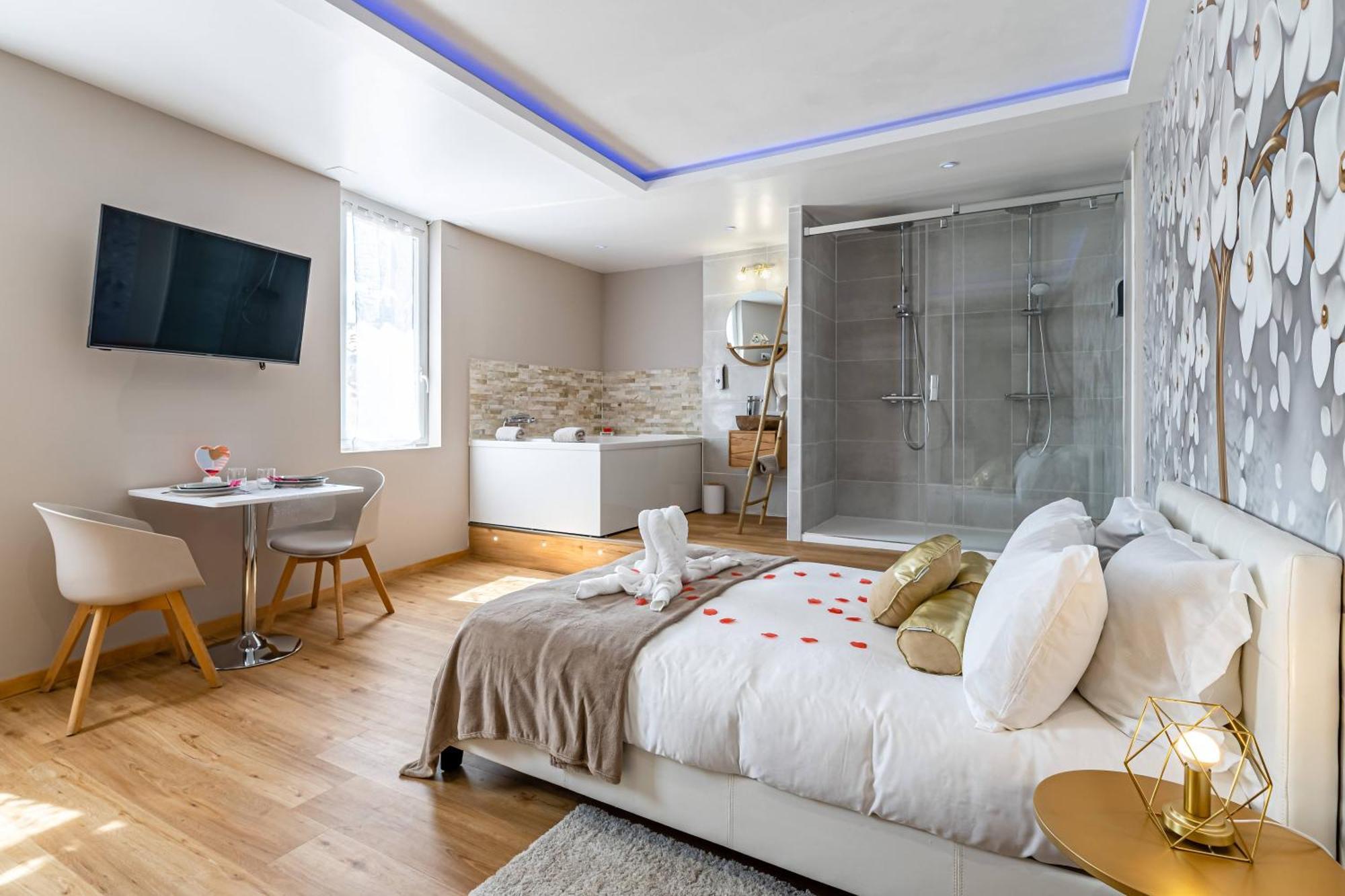 Studio Love Room Spa Baignoire Double La Ciotat Centre Port Room photo