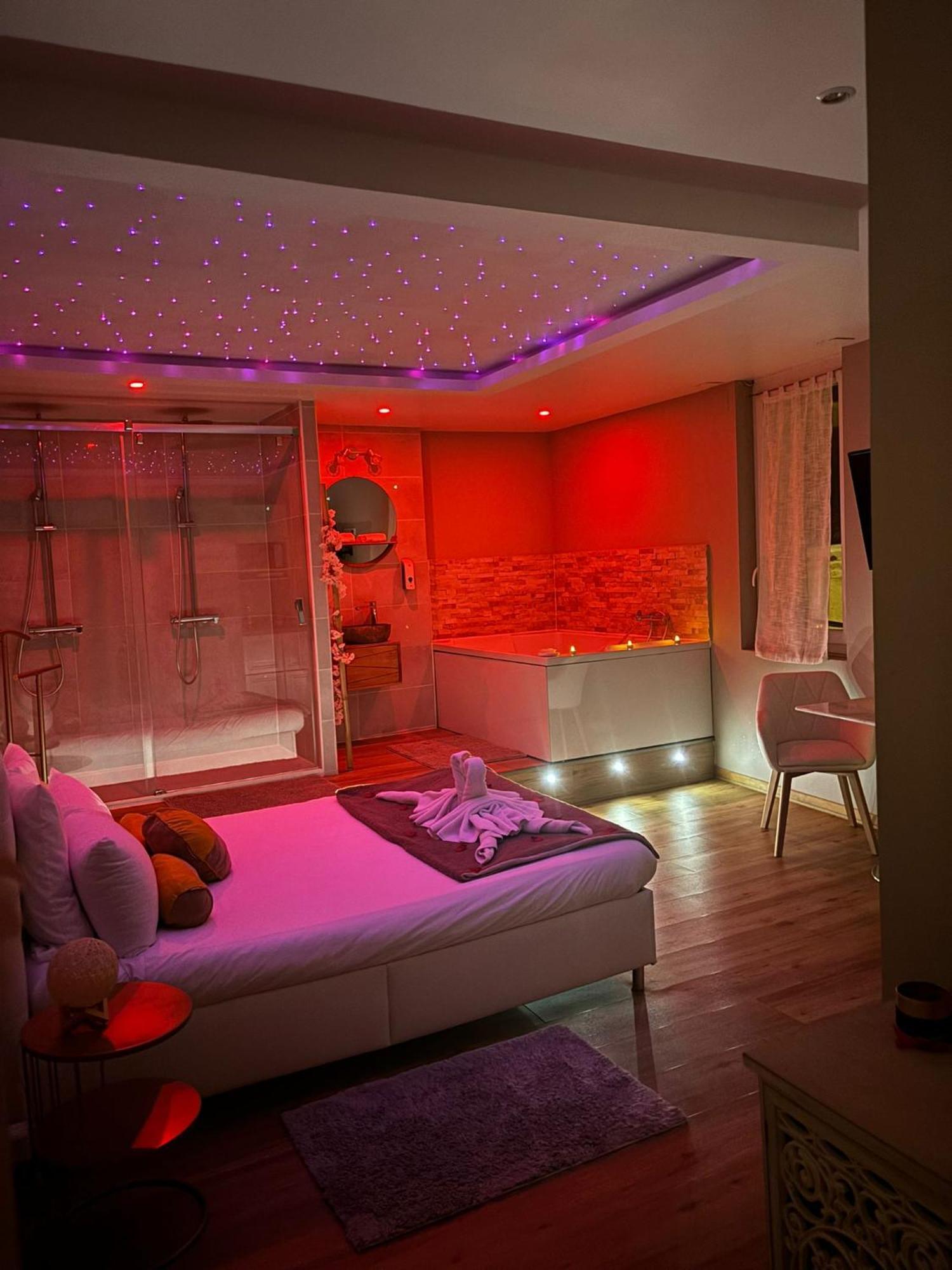 Studio Love Room Spa Baignoire Double La Ciotat Centre Port Exterior photo