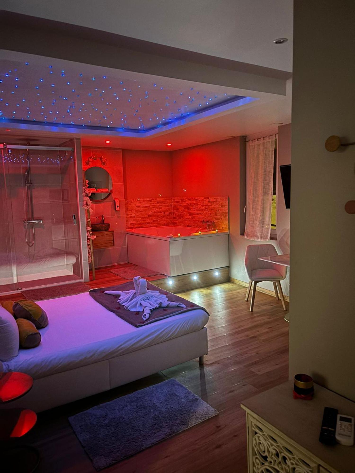 Studio Love Room Spa Baignoire Double La Ciotat Centre Port Exterior photo
